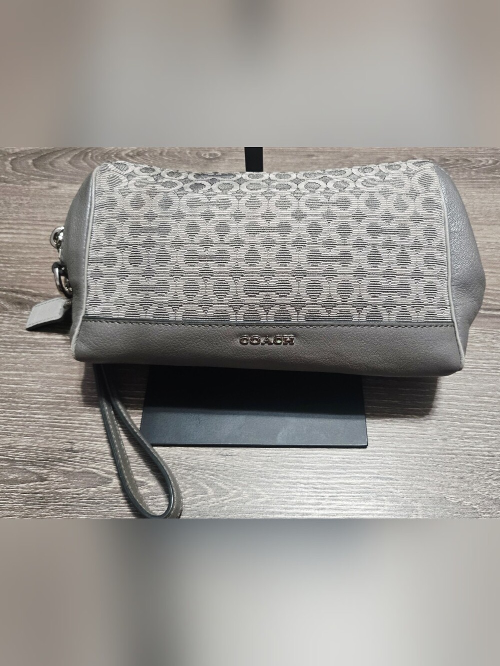 Vintage/Auth. Coach Madison Needlepoint Top Zip Large Wristlet Bag Monogram Gray